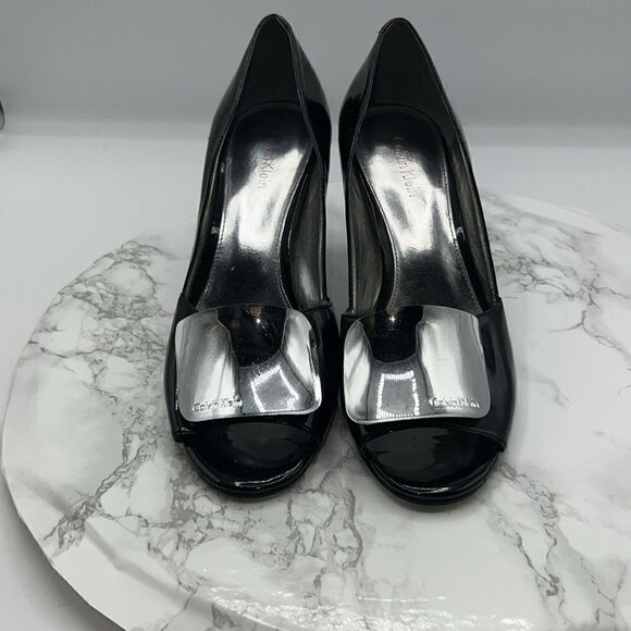 CALVIN KLEIN “Maeve” Black Patent Peep Toe Pump-7M - Picture 2 of 8